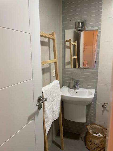 Apartamento A Un Paso De La Playa En Ares Con Piscina Y Parking Extérieur photo