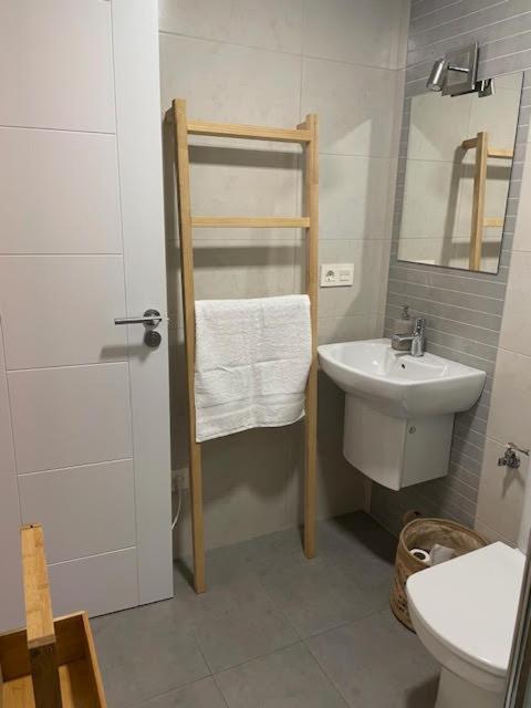 Apartamento A Un Paso De La Playa En Ares Con Piscina Y Parking Extérieur photo